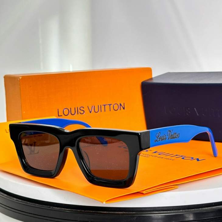 Picture of Louis Vuitton Sunglasses _SKUfw74861333fw